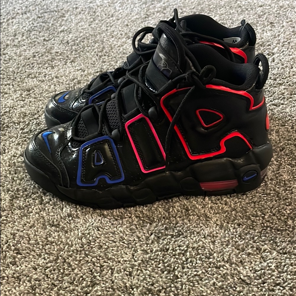 NEW! NIKE AIR MORE UPTEMPO SNEAKERS. BLACK/BRIGHT CRIMSON/BLUE/PINK. SIZE 6Y.